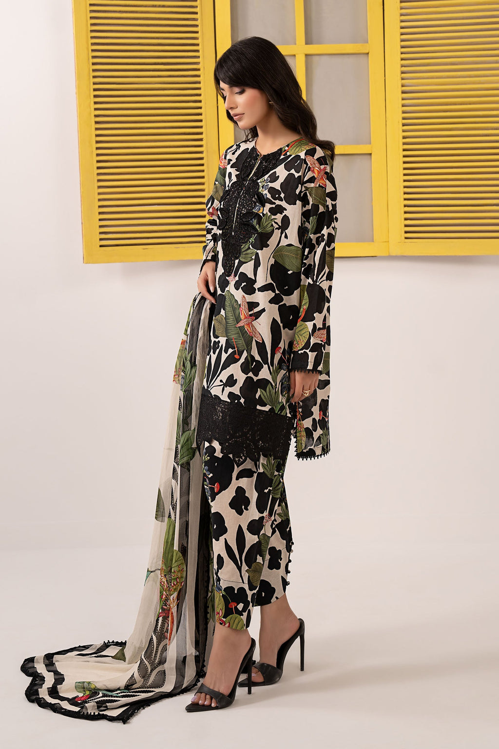 03-Piece Printed Lawn Suit - Ready To Wear